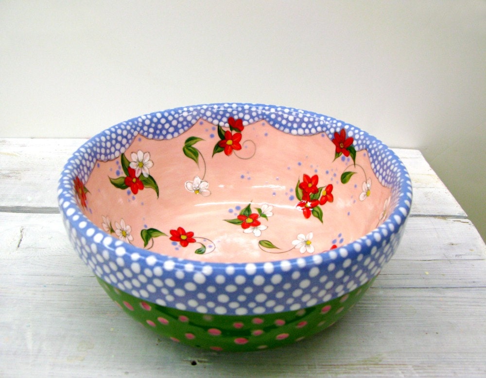 Vintage Style Pottery Bowl...Old Fashioned Delight