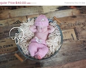 Sale 20% off now Newborn Pants and hat  great photography prop 20 color options with or without the fabric patch and tie