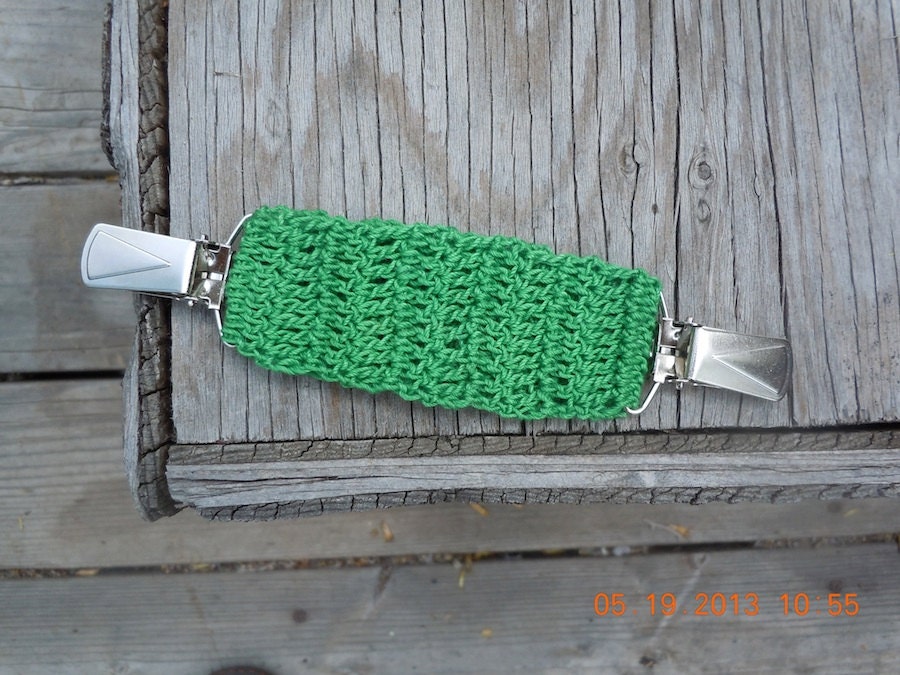 Green crocheted alternative to a belt, dressclip, shirt clip, jacket clip, vest clip