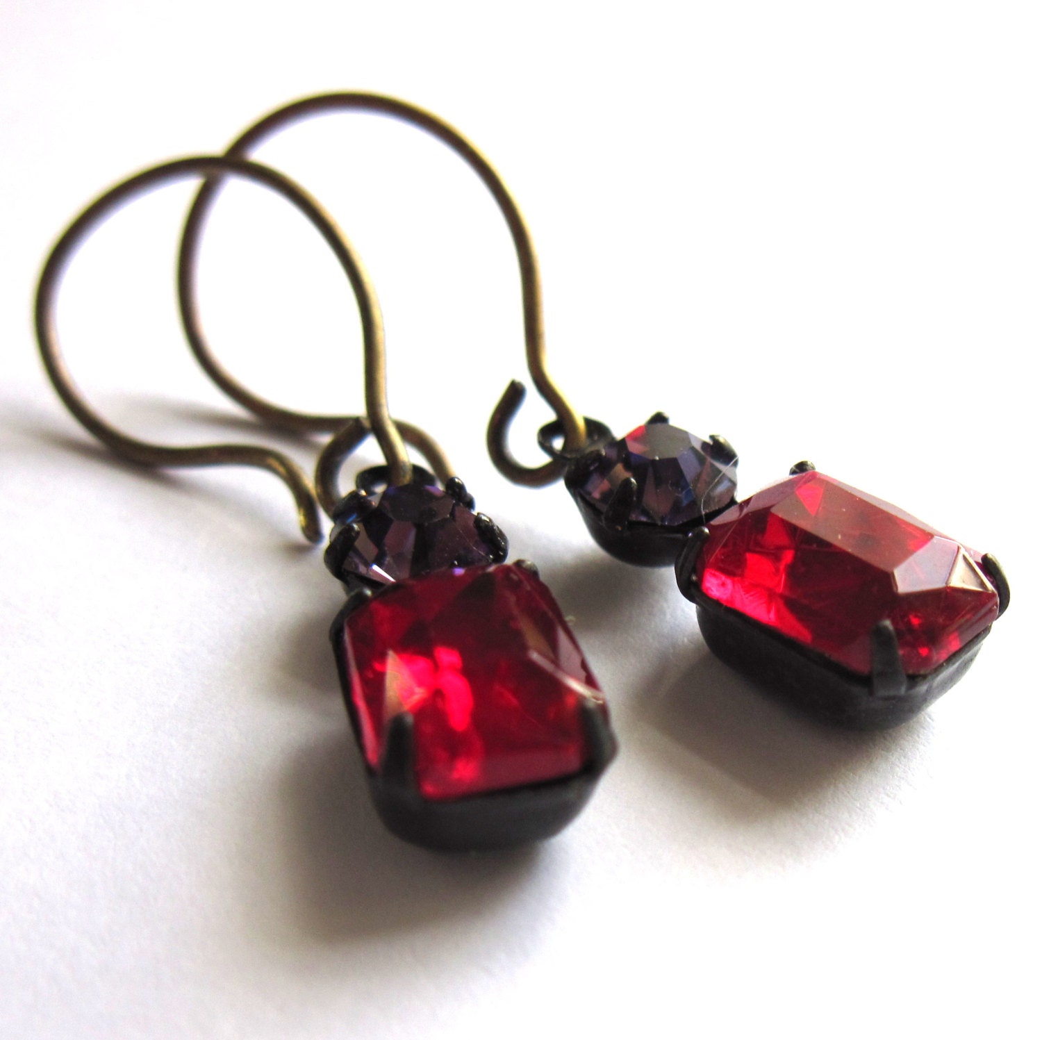 Vintage Style Red Glass Prong Set Earrings Jewelry