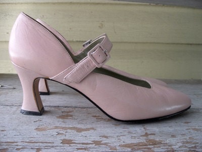 Vintage pale pink Leather dress Shoes