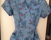 Vintage scrub top, blue scrubs, nurses floral top, blue vintage