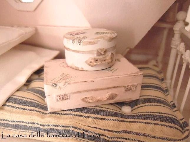 Vintage shabby chic luggage - 1/12 dolls house dollhouse miniature