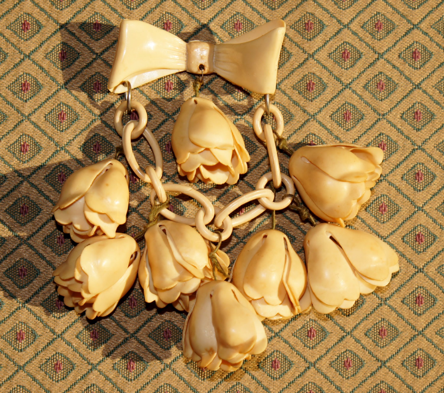1940's roses bow ivory celluloid brooch