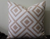 David Hicks for Lee Jofa - Groundworks - 18" x 18" La Fiorentina Camel and Ivory Geometric Print