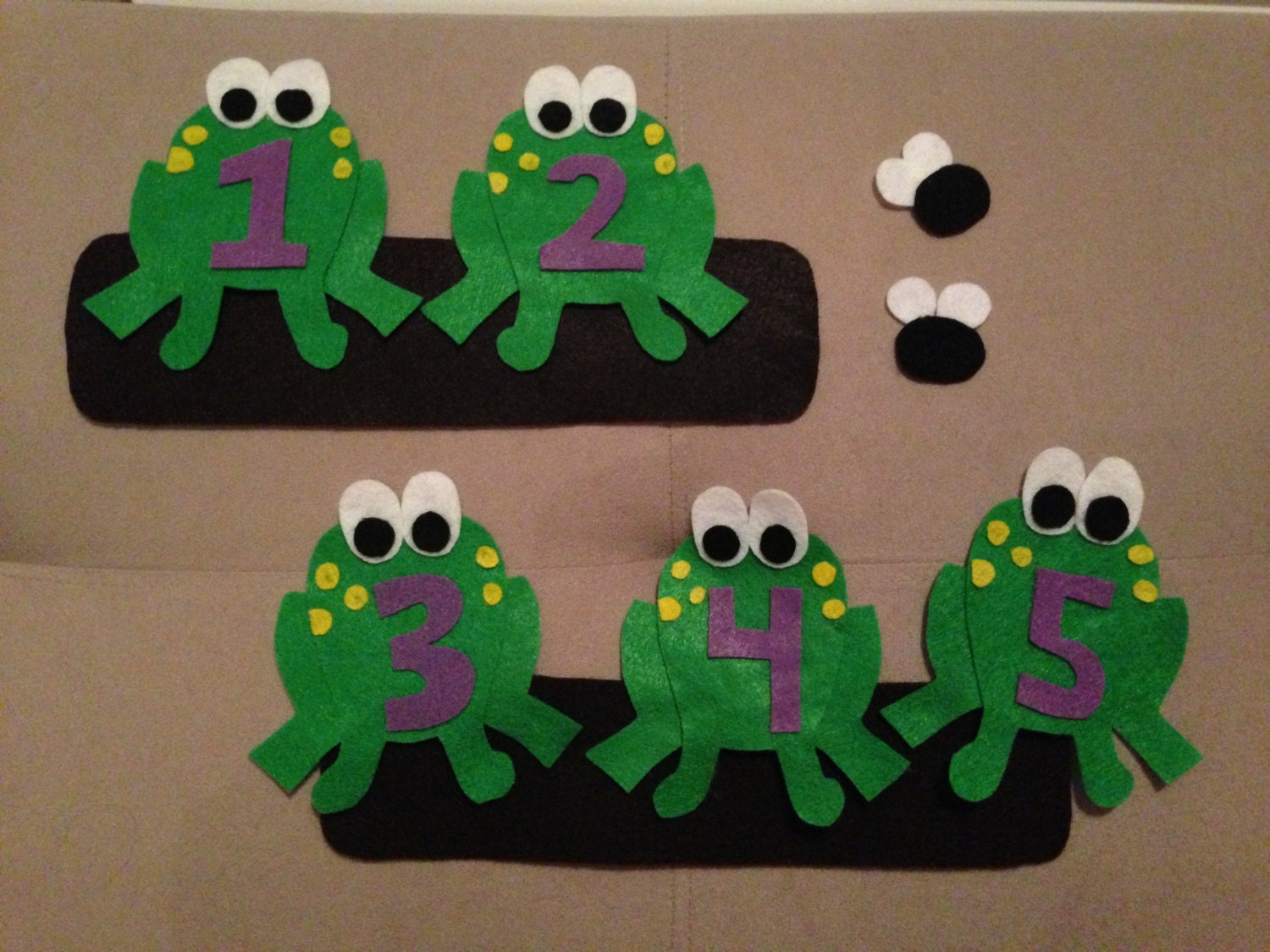 5 Little Speckled Frogs - Felt Story Board Set