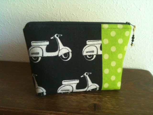 Makeup/toiletry pouch -- Echino scooters
