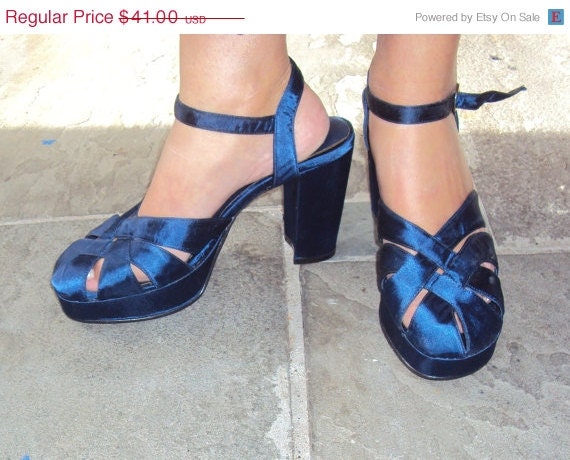 15% off Memorial Day Sale SALE-size 9 M shoes Club Kid 90s does 40 Shoes - Navy Blue Satin - Chunky Heels