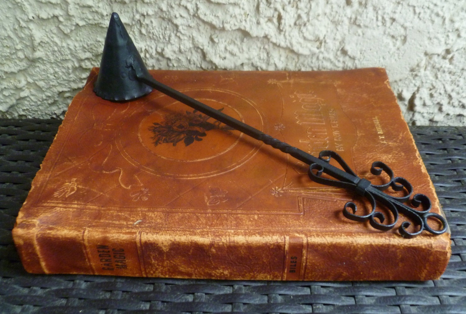 Candle Snuffer. Vintage Wrought Iron. Farmhouse, Primitive, Rustic, Cabin, Cottage Decor.