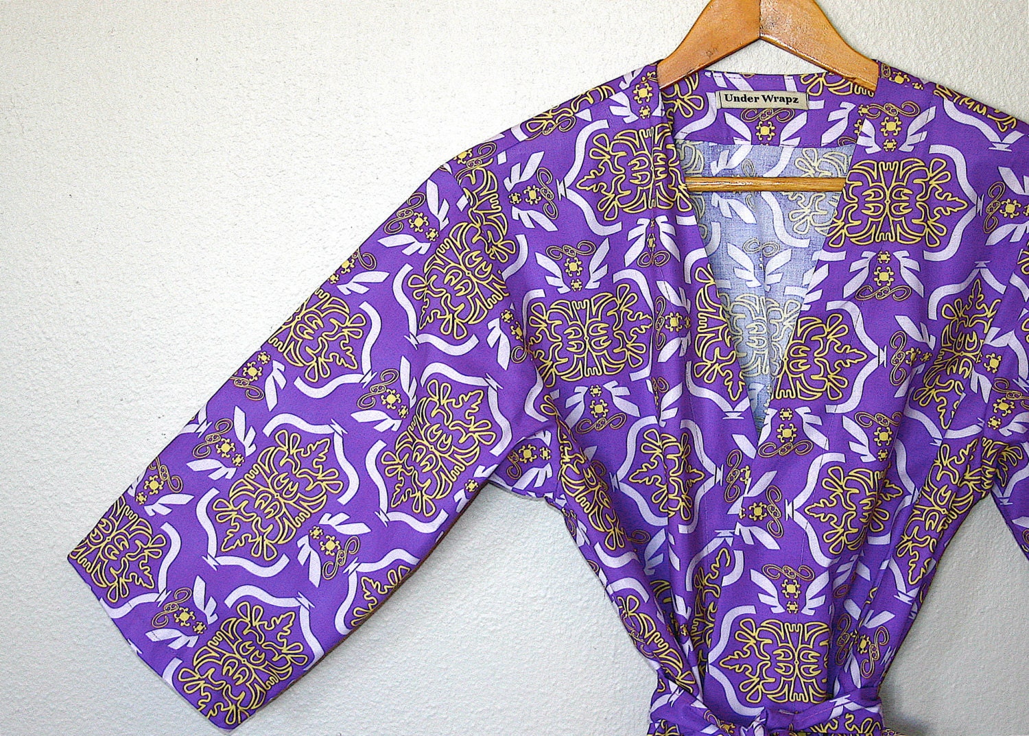 Women's Kimono Robe. Bridesmaid's Robe. Maternity Robe.  Modern Kimono. Knee Length.  Purple Morning Tides.