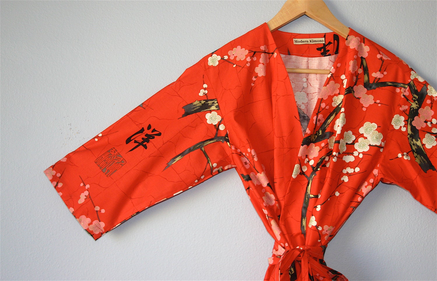 Kimono Robe. Bridesmaids Robe. Robe. Dressing Gown. Maternity Robe. Modern Kimono Garden Red.  Knee Length.