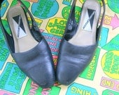1980s BLACK SLING BACKS...size 6.5 womens....mootsies tootsies. 80s flats. shoes. black leather. black flats. 80s glam. retro