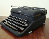 1940's Royal Arrow Portable Typewriter With Case