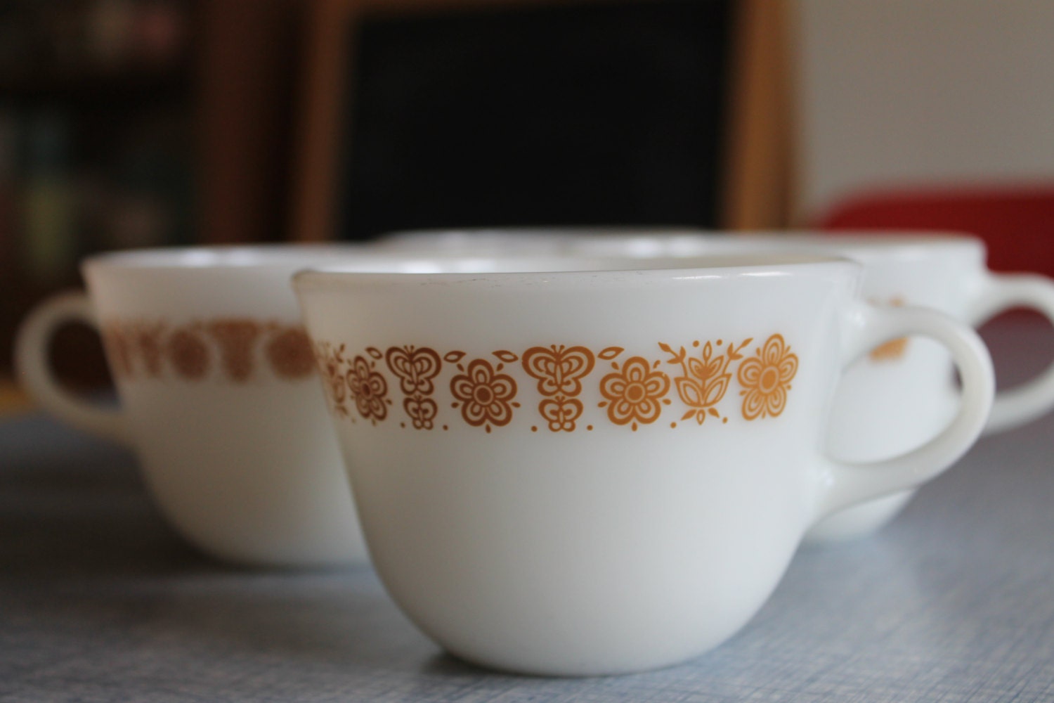 Vintage Set of 4 Pyrex Milkglass Gold Ochre Butterfly Flower Mugs Coffee Tea Cups