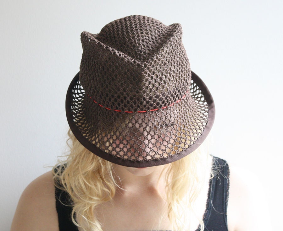 Braun straw hat