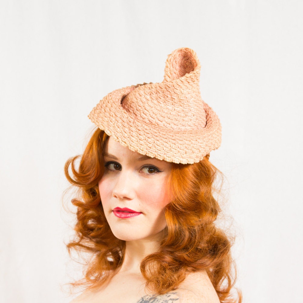 SALE / reserved / vintage 1940s hat / tilt hat / College Miss