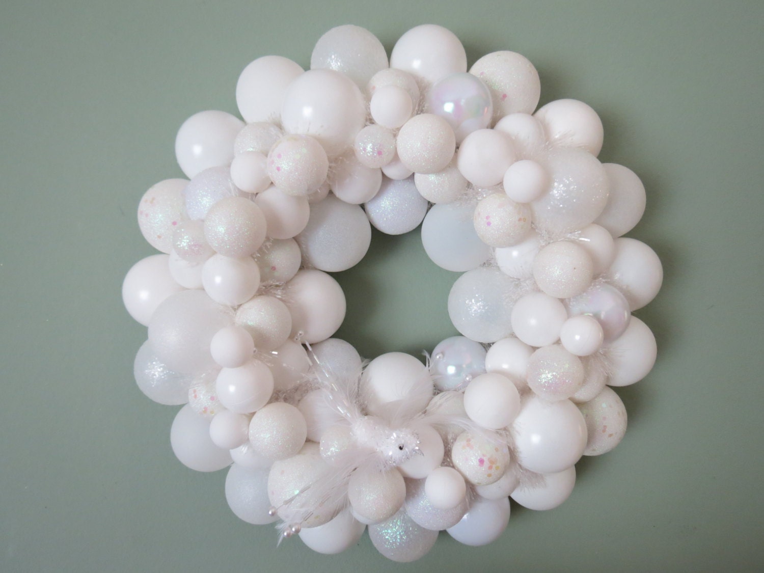WHITE WEDDING WINTER Ornament Wreath with Bird