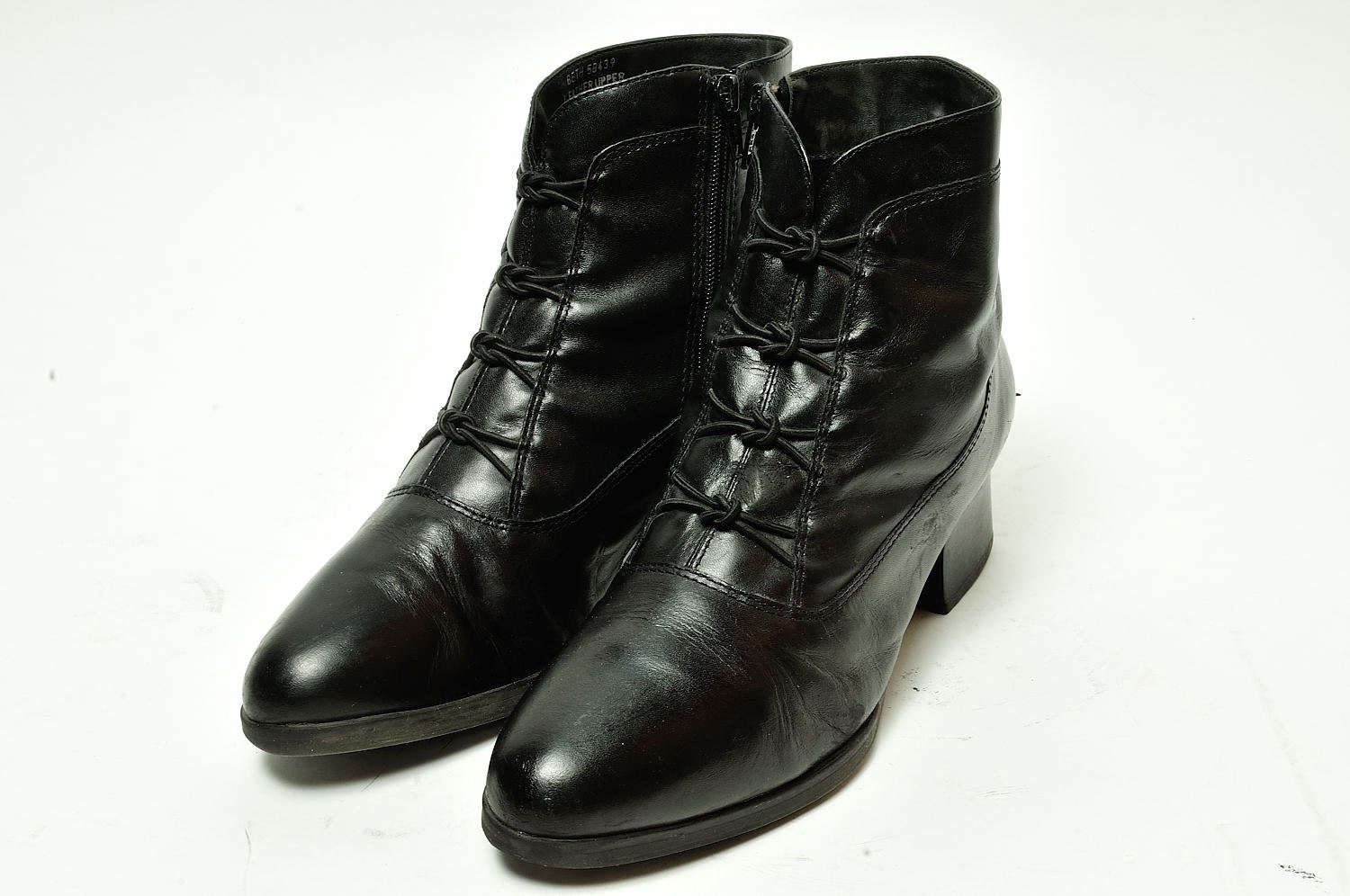 Laura Scott Size 6.5 M Woman's Boot