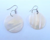 Vintage Retro White Earrings Vintage White Seashell Earrings White Round Earrings White Dangling Earrings Vtg White Mother of Pearl Earrings