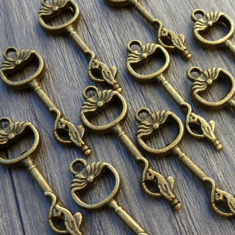 Wholesale Lot 10pcs Steampunk Victorian wholesale antique bronze skeleton key pendant charm necklace Alice in Wonderland 116  jewelry
