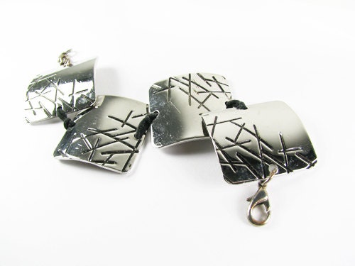 Vintage Modernist Bracelet / Abstract Bracelet in Silver Tone and Black.