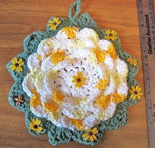 Springtime Flower 8" Potholder Hand Crocheted Multi Petal Yellow White Daisy Rose Vintage 1980s Kitchen Crochet Wall Hanging Doilies Doily