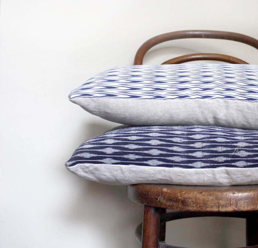 Blue White Chevron Recycled Decorative Pillow / Throw Cushion Cover. 30x60cm. Vintage Silk and Natural Linen. Modern Design. Eco Living