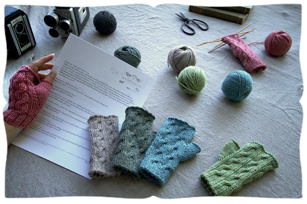 printable handwarmer pattern with animated video tutorial. traditional knitting lessons, old school.
