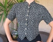 1990s Floral Blouse Button Up with SeaShell Buttons Unique pointy hem, mandarin collar fitted ties at waistline Star Jasmine  // size M