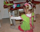 Child's Apron with FREE Matching Oven Mitt - Lime Green with White Daisies