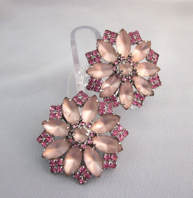 Vintage Pink Rhinestone Earrings, Vintage Pink Flower Clip On Earrings, Statement Earrings, Silver Fashion Jewelry - JryenDesigns