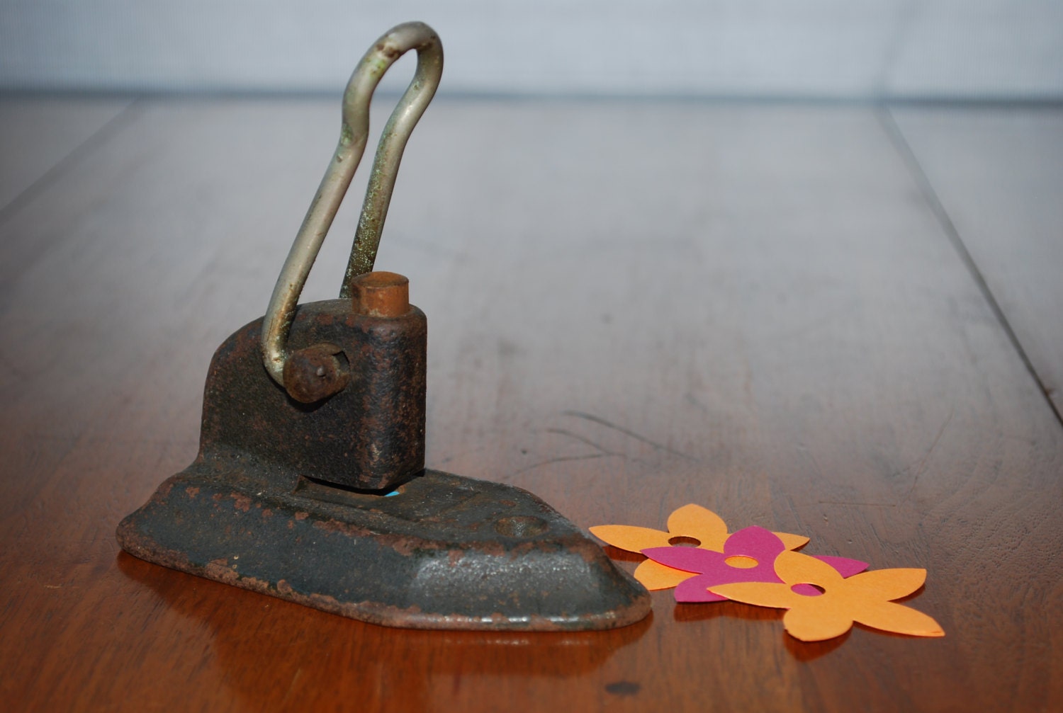 Vintage Cast Iron Single Hole Paper Punch -  1940's - Industrial - Desk top - Office