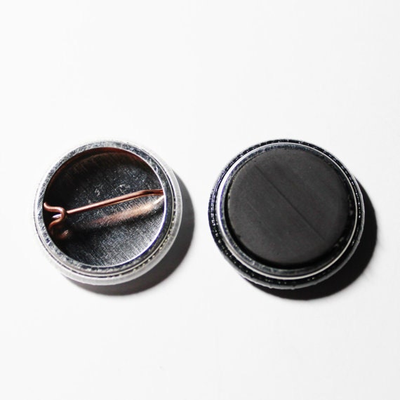 Im Not Short - 1 inch Button, Pin or Magnet