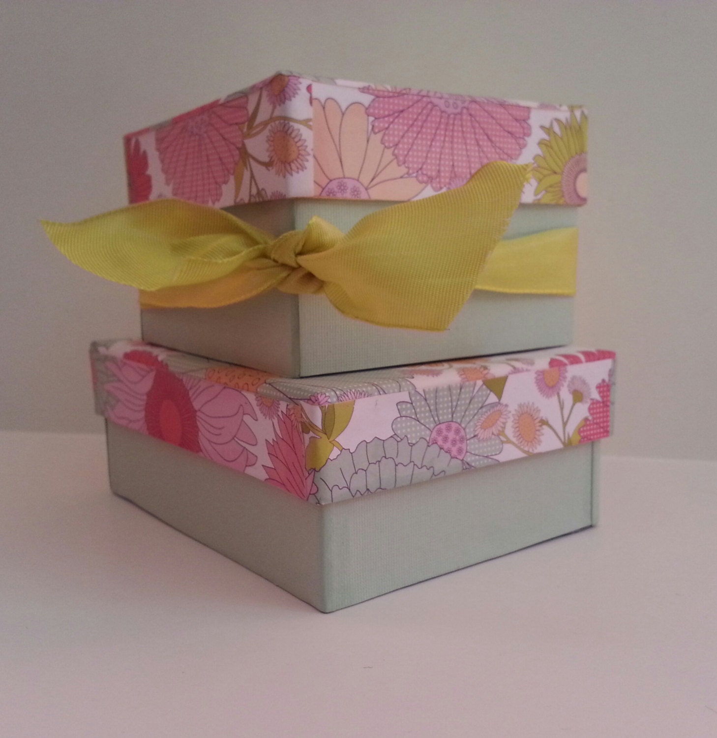 Sale - 30% off - Set of 2 Modern Floral Keepsake Boxes- Was 15.00