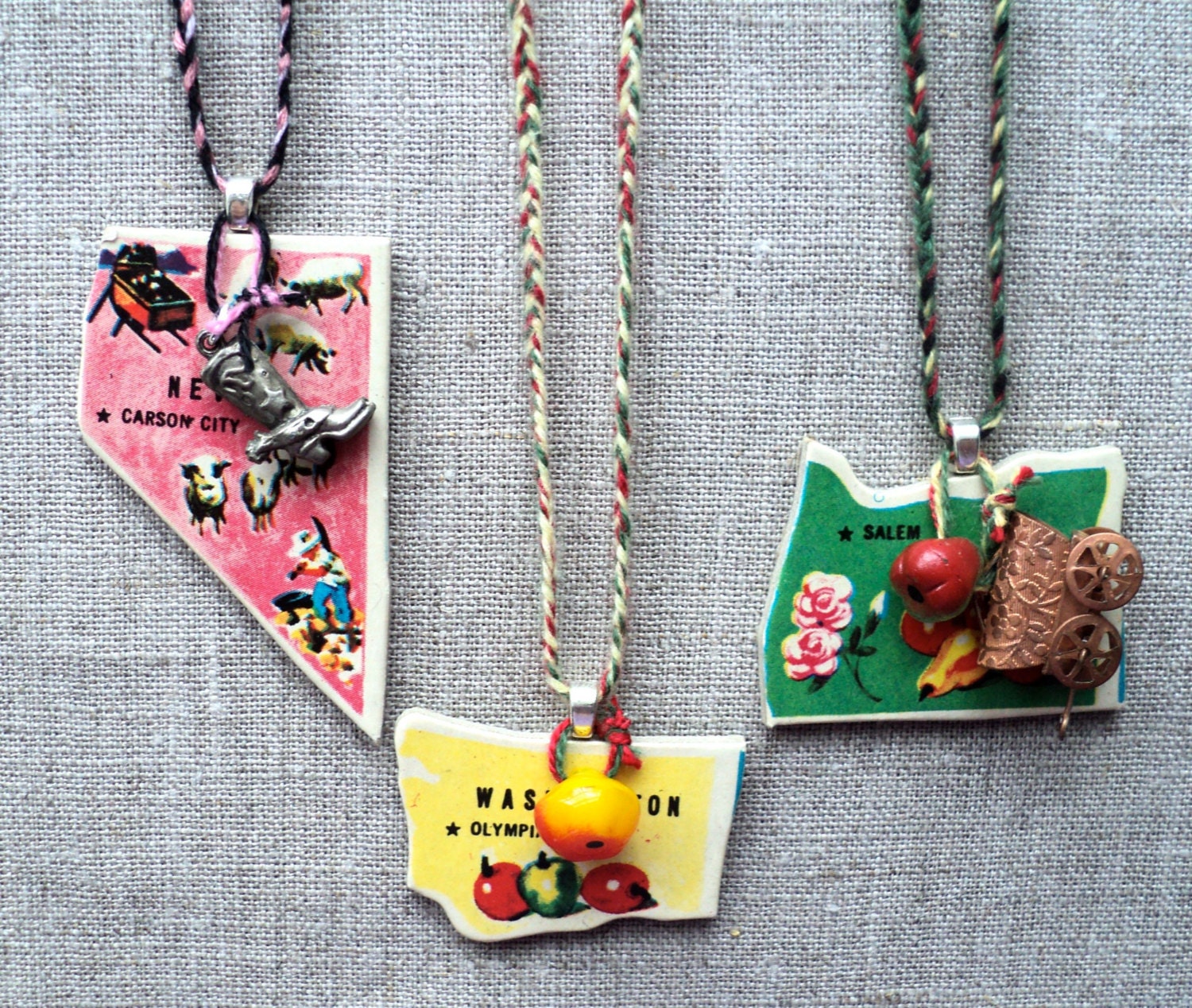 Retro vintage USA puzzle necklace Nevada Oregon Washington