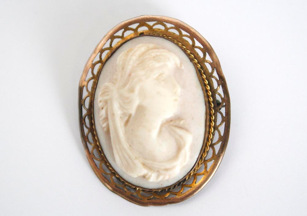 Vintage celluloid cameo brooch, pin
