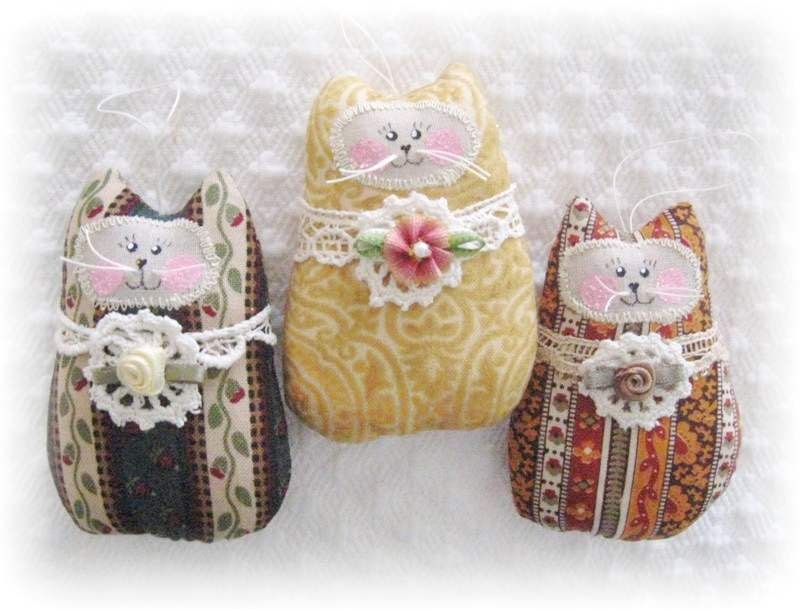 Fall Cat Ornaments, Set of  3, AUTUMN with FLOWERS, Ornies Bowl Fillers, Party Favors Decorations Home Decor CharlotteStyle