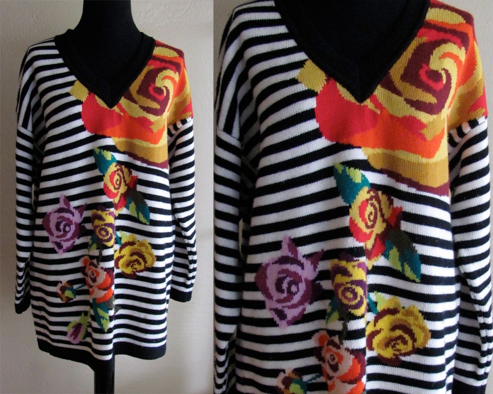 100% Pure Wool - 1990's Oversized Slouchy Black and White Striped Sweater with Abstract Floral Design