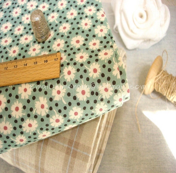 cj015 - 1 Yard Cotton Fabric - Vintage Retro Pretty Daisy Flowers Dots (W110)