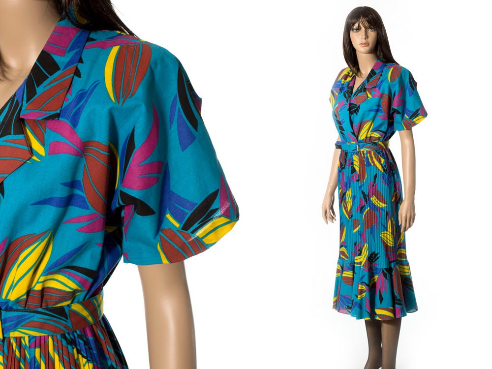 Vintage tropical novelty print dress size small S. Resort Hawaiian print