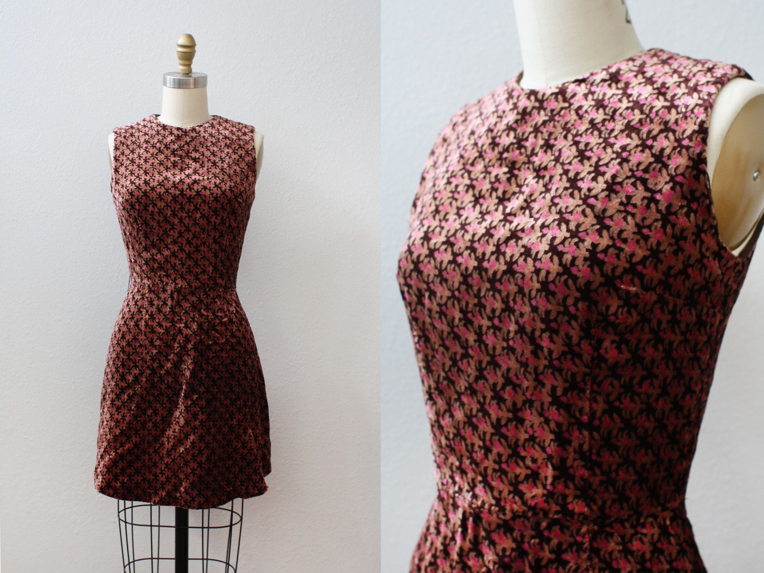 1970s dress / VELVET MINI Dress / Geometrical Flowers / XS
