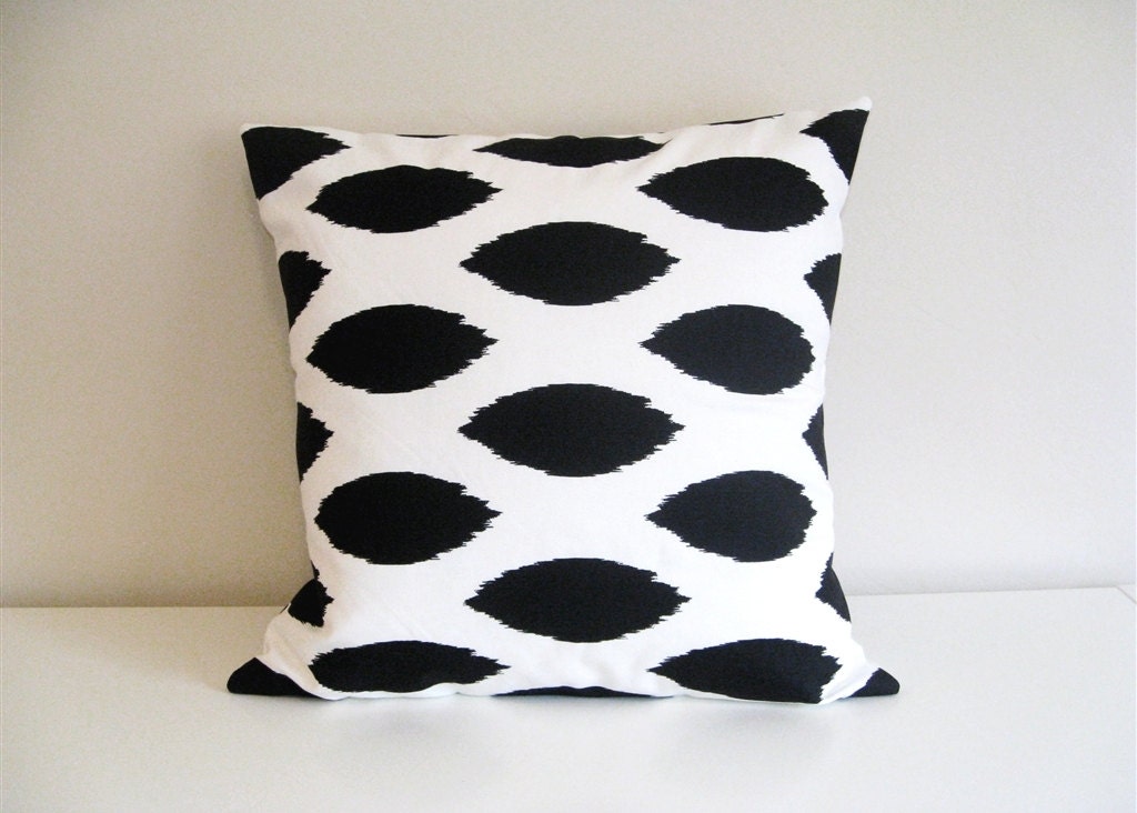 CLEARANCE Black Ikat Pillow Cover 18 x 18 Decorative Pillow. Throw Pillow Covers. Black and White Ikat Dots.