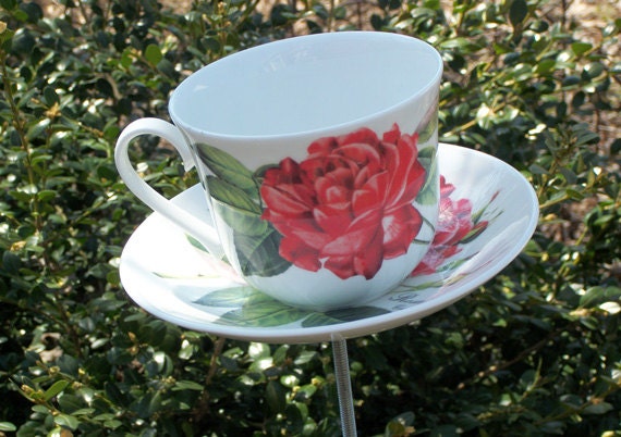 Red Rose Teacup Bird Feeder Garden Art