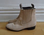 1980s / Chelsea Boots / Suede and Leather / Beige / Size 7.5 or 8