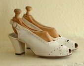 vintage 1940s shoes / 40s white suede summer heels / size 7