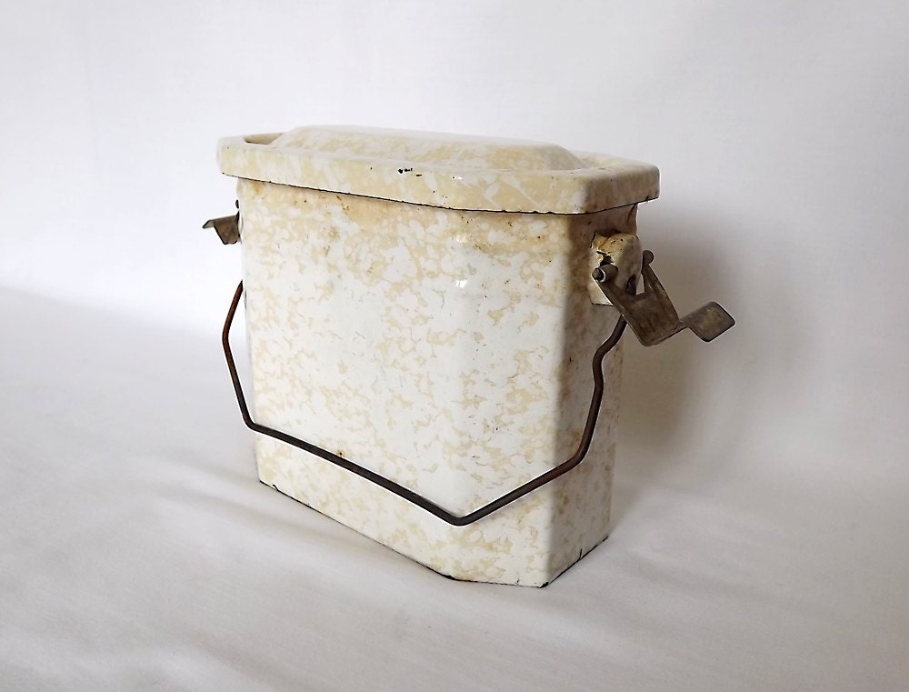 French enamel lunch box - pale yellow graniteware pail