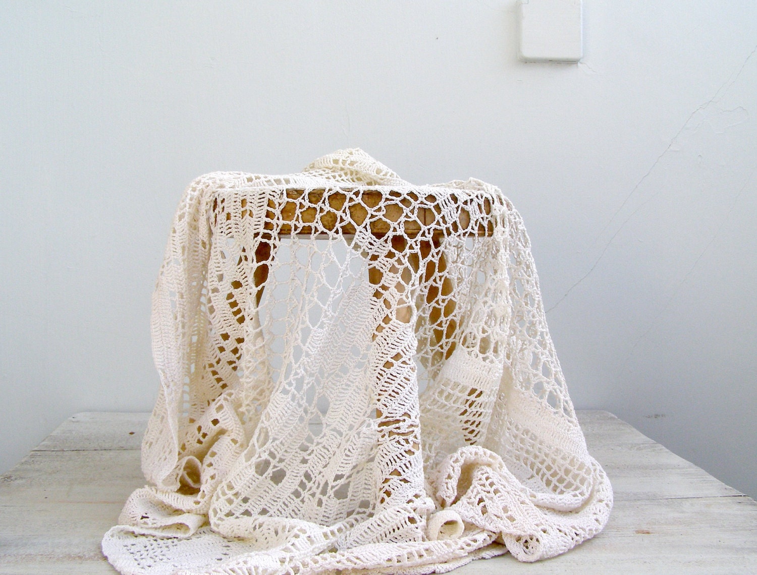 Retro Crochet Tablecloth, Vintage White hand crochet rectangular Table Cloth, Peacock, Shabby chic, cottage chic, French country