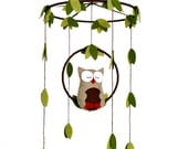 Owl mobile - woodland - Nursery baby mobile - You pick your colors - Felt green, brown and red owl - Nursery decor