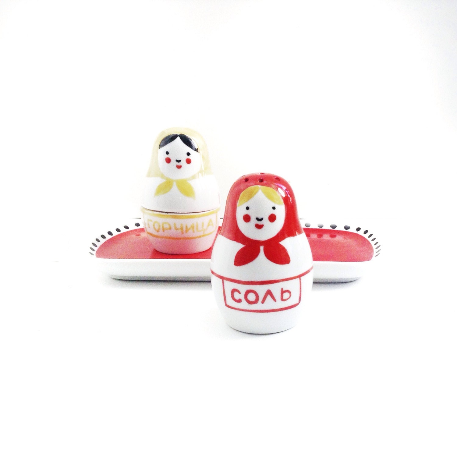 2 Beautiful Matroyshka containers, use for home decor.