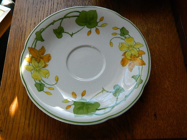 Total of 6 Vintage Villeroy & Boch Geranium saucers - yellow, white and green